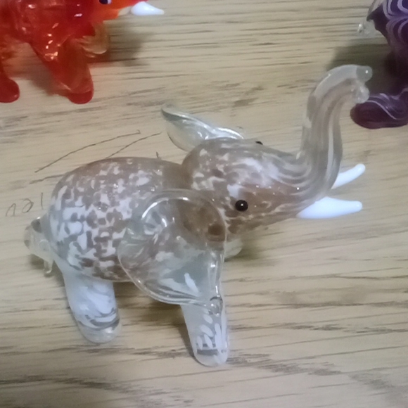 Very beautiful Collection of high quality glass elephants - Picture 6 of 10